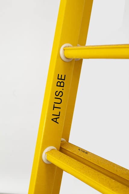 2-delige glasvezel opsteekladder 2x14 sporten met stabilisatiebalk