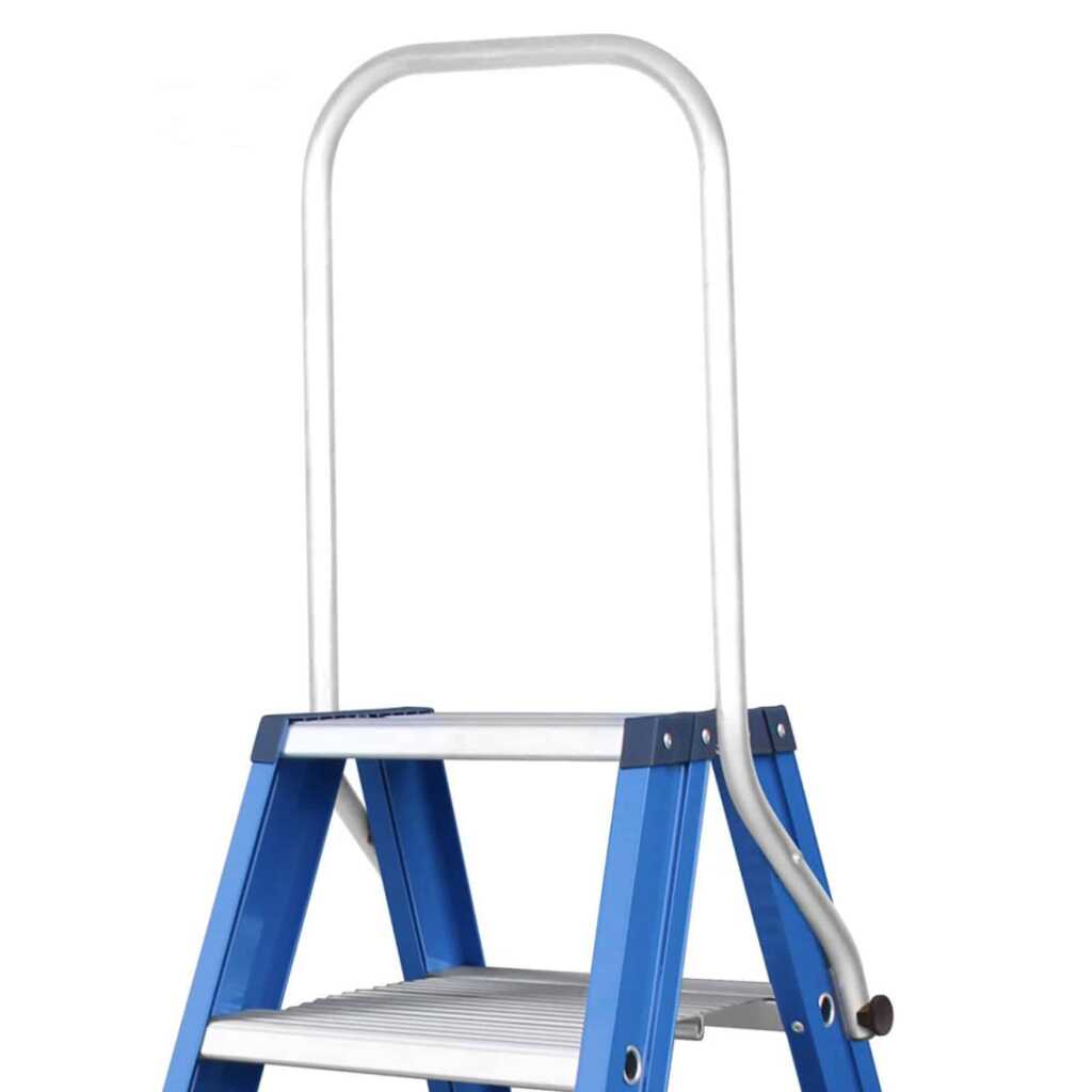 Neerklapbare_beugel_voor-das_dubbele-trapladder_5420080607060_beugeln