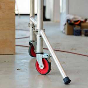 Altrex RS 44-POWER vouwsteiger met rubberen wiel en stabilisator voor stabiel werken
