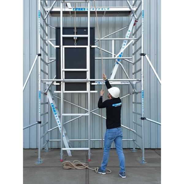 zonnepanelen_lift_met_katrol_870812730279_102891.webp